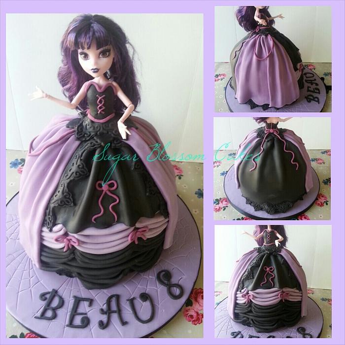 'Elissebat' Monster High doll cake