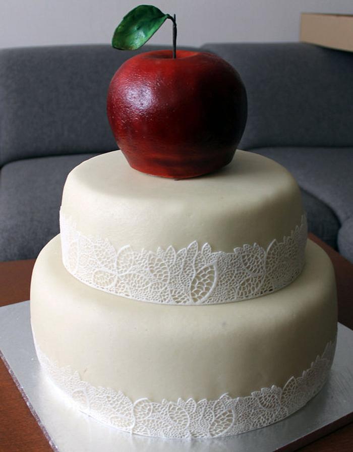 Apple-wedding cake