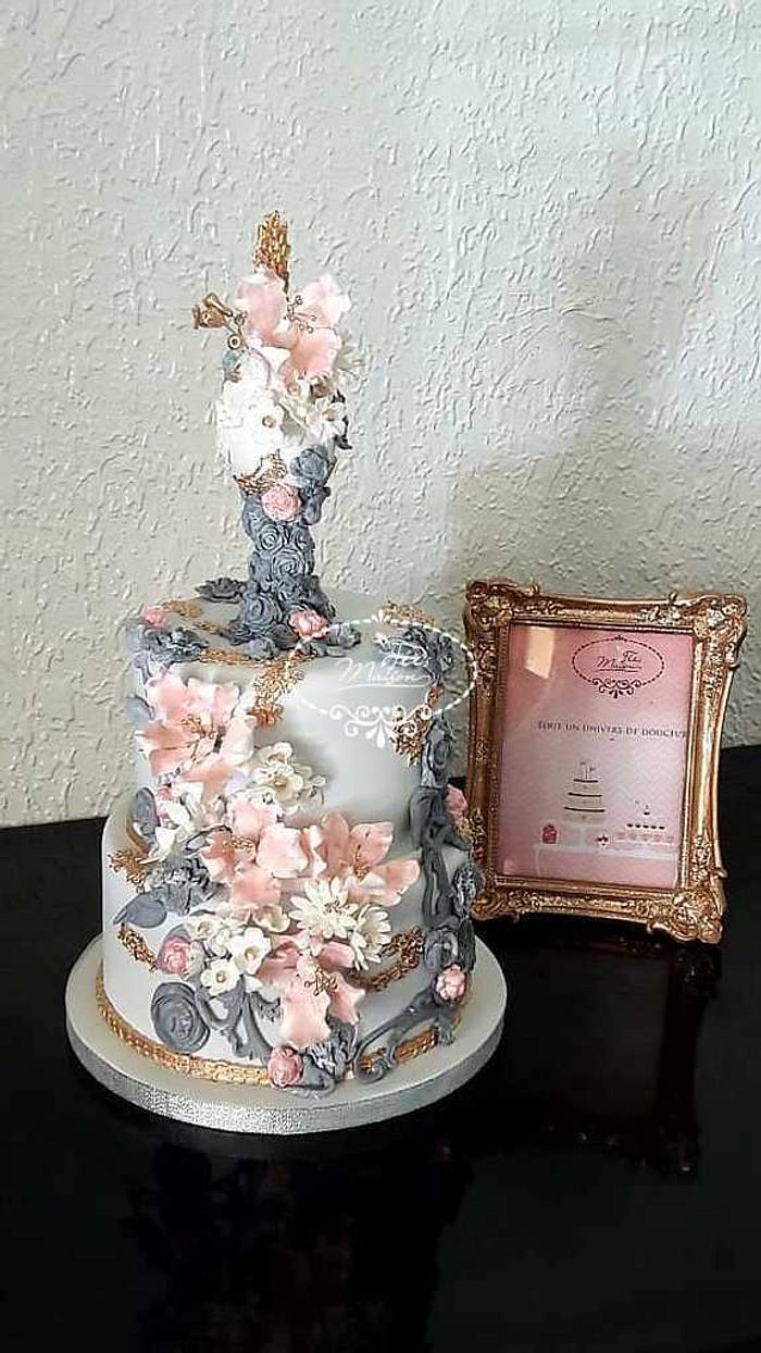 Floral and harmonious cake
