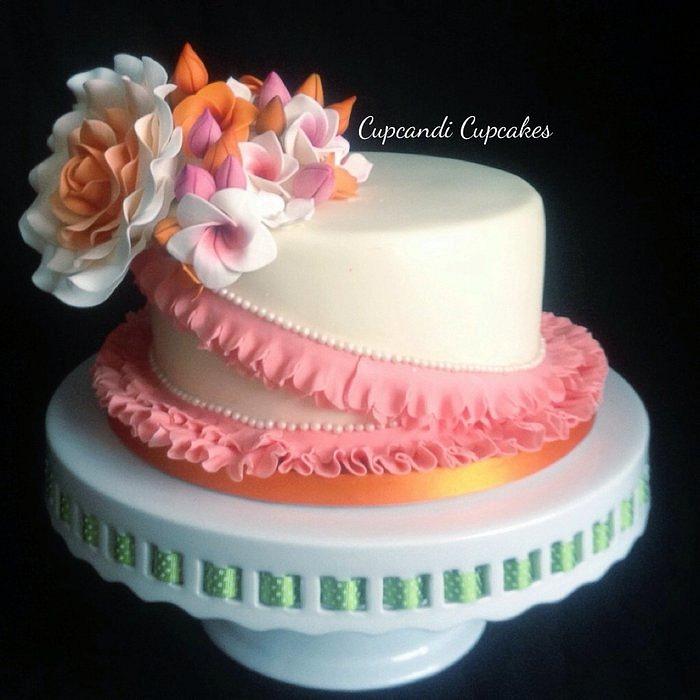 Tropical pretty petal cake