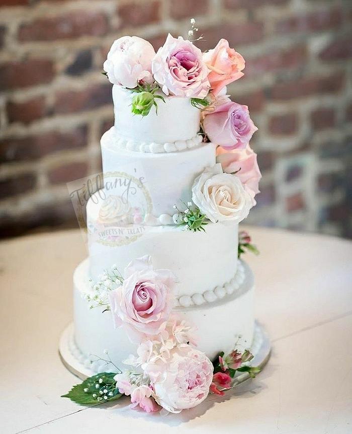 Timeless Floral Wedding Cake
