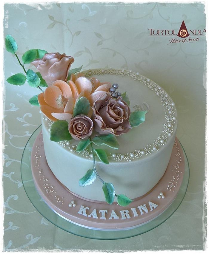 Romantic cake with roses