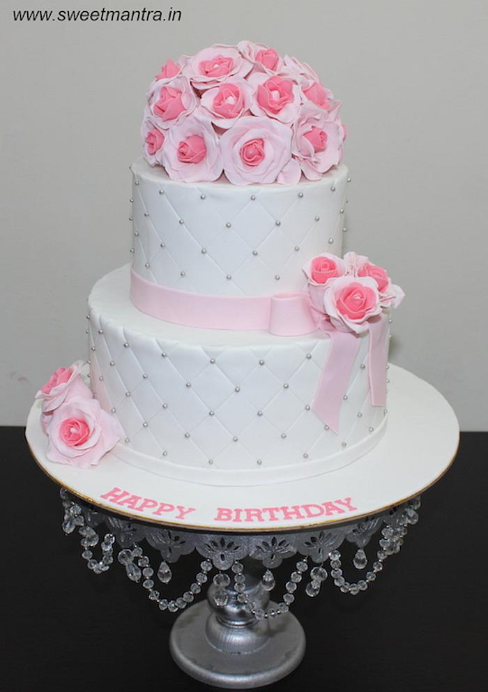 Wedding cake with roses