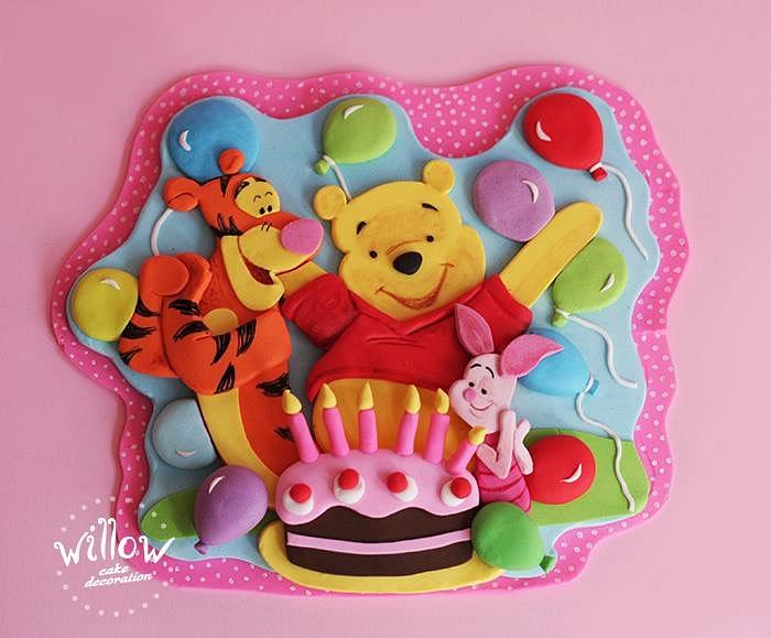 Winnie the Pooh, 2D fondant cake decoration