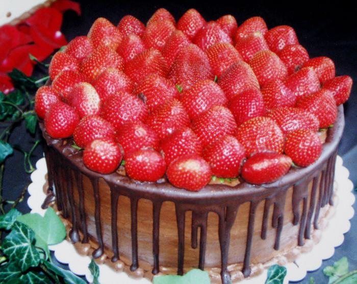 Strawberries and chocolae grooms cake
