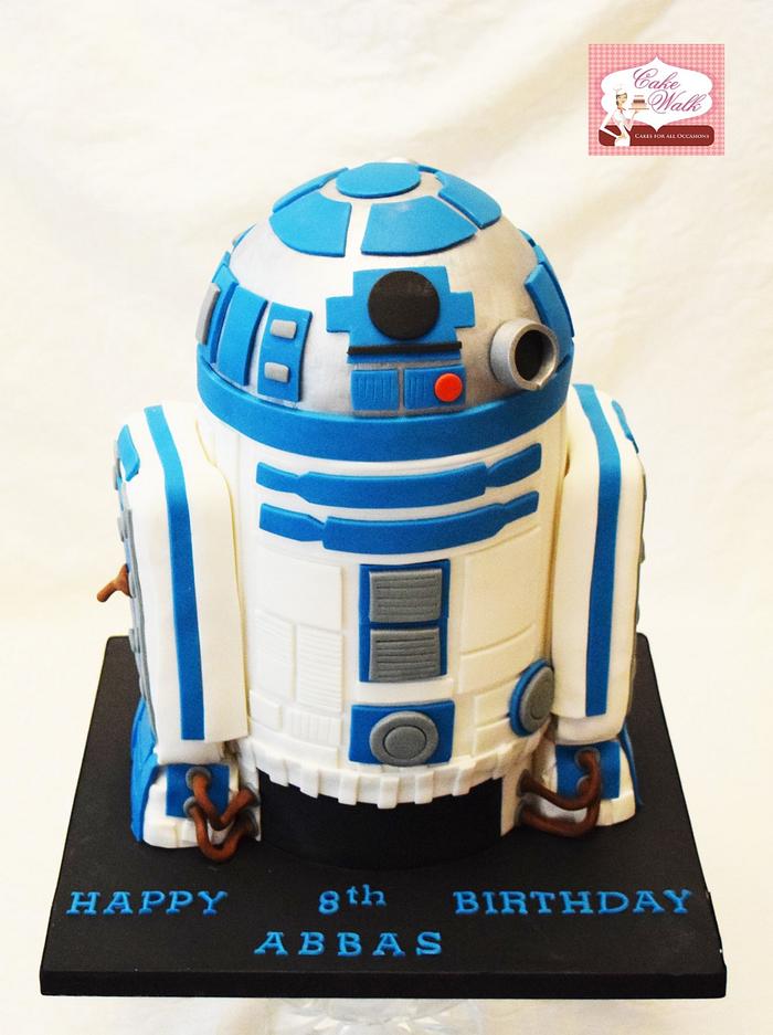 The Ultimate Star Wars R2D2 Cake