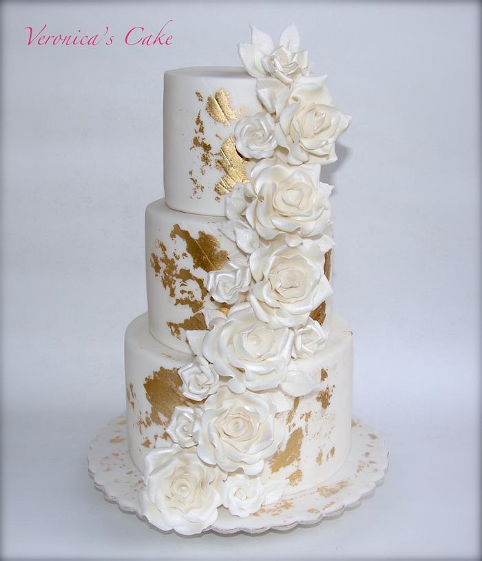 White rose birthday cake