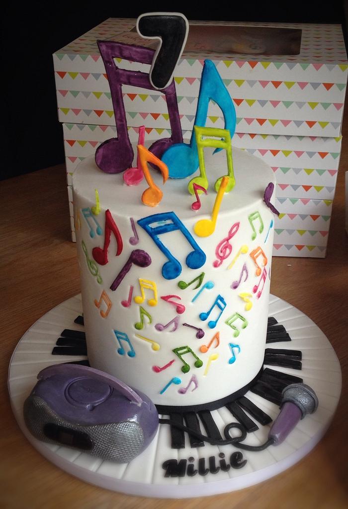 Music note cake
