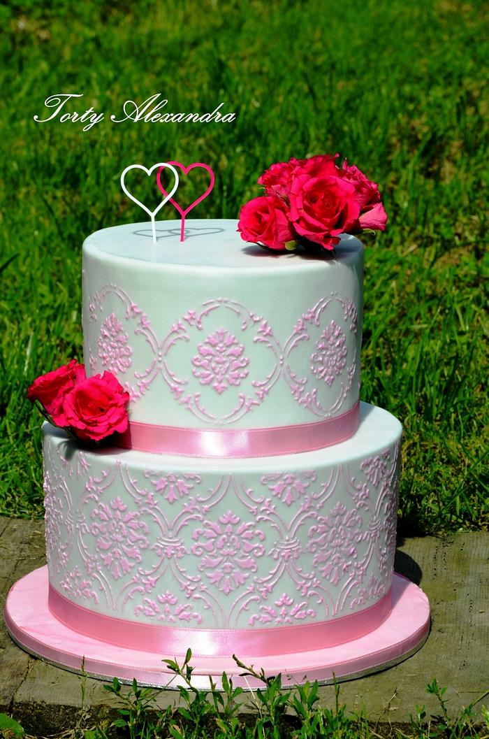Wedding cake with stencils