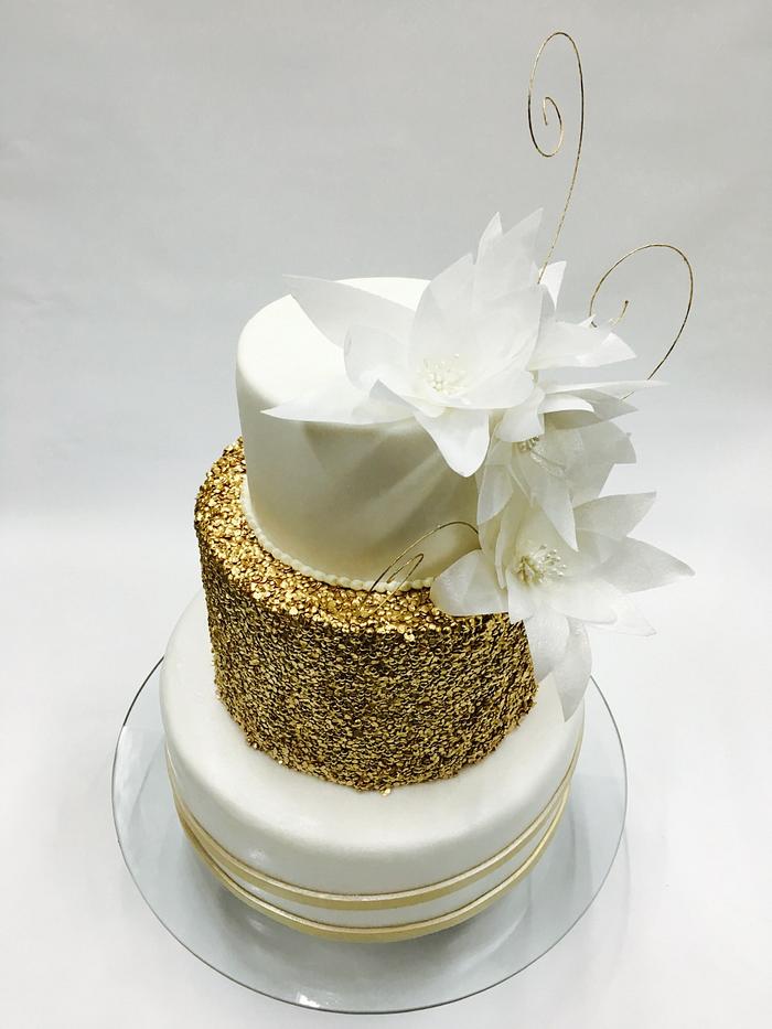Cake gold flowers
