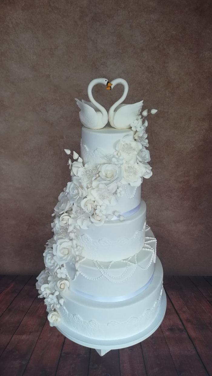 Swan wedding cake