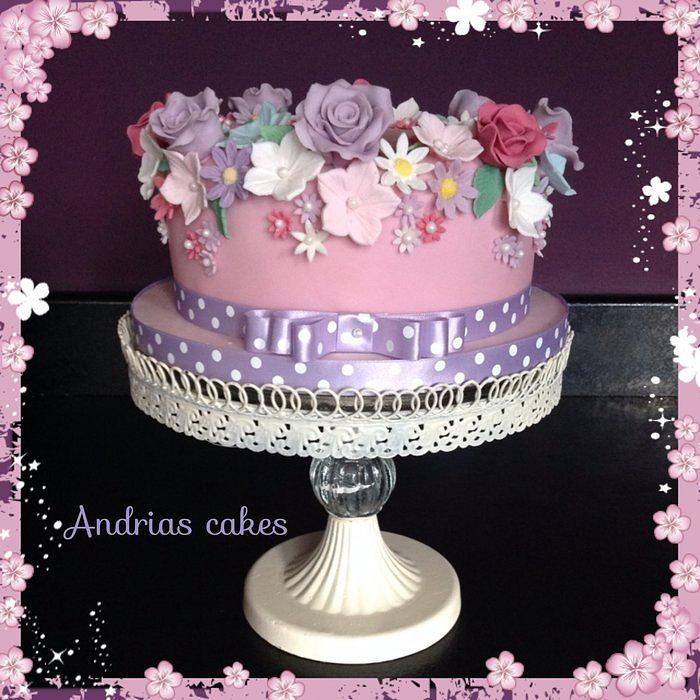 Vintage style floral cake
