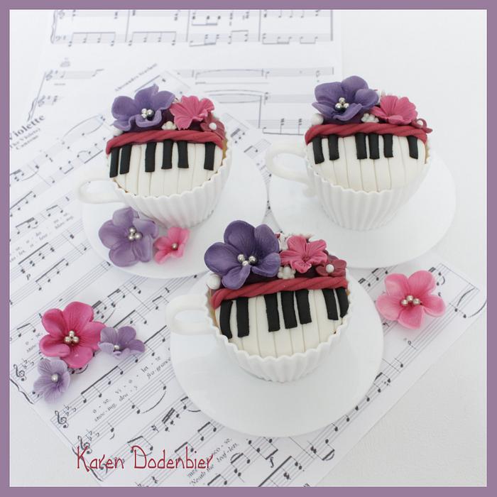 Violetta inspired cupcakes!