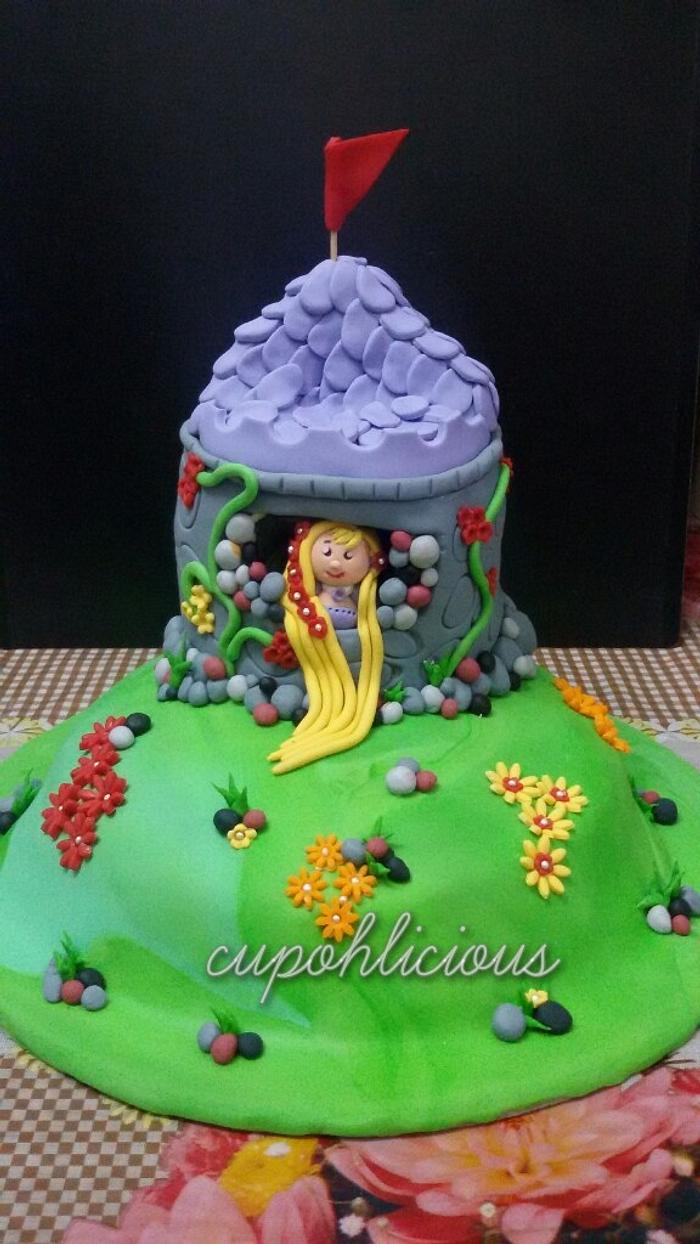 Rapunzel themed strawberry cake