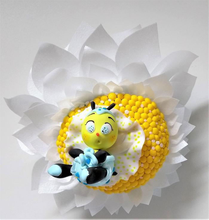 bee cake topper 💖