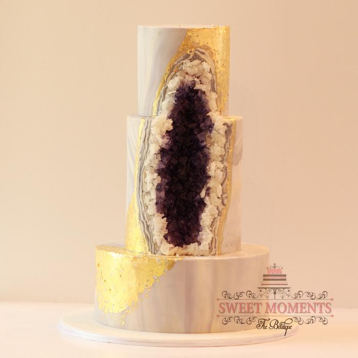 Geode Marble Cake 