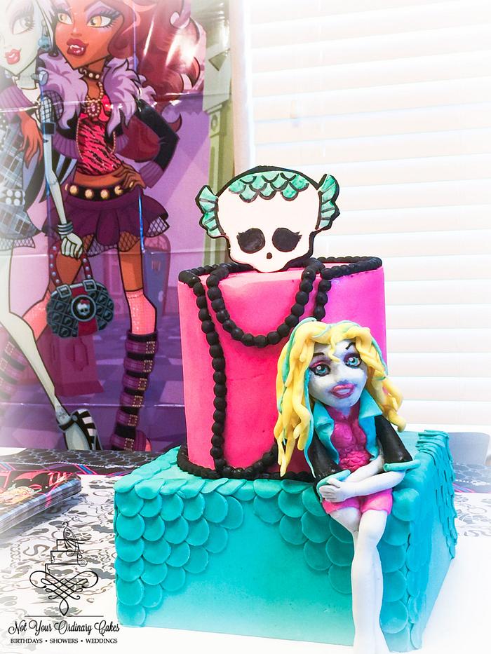 Monster high cake