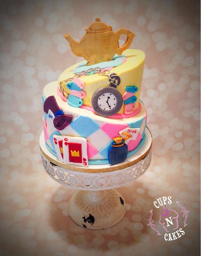 Alice in Wonderland fondant cake toppers - Decorated Cake - CakesDecor