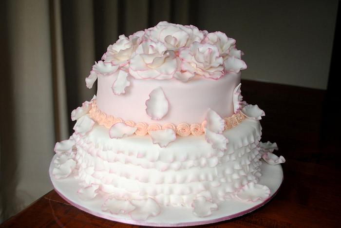 Pink white mud frill cake with gumpaste roses