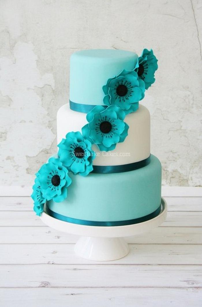 Sea green wedding cake