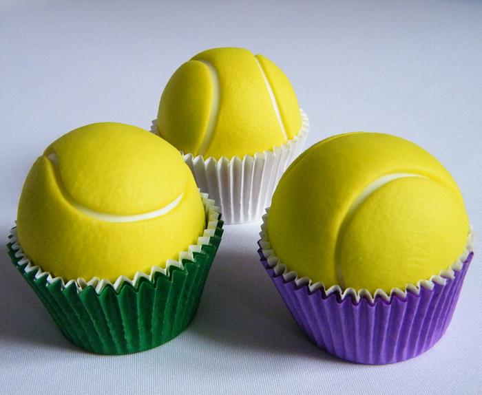 Anyone for tennis? (cupcakes)