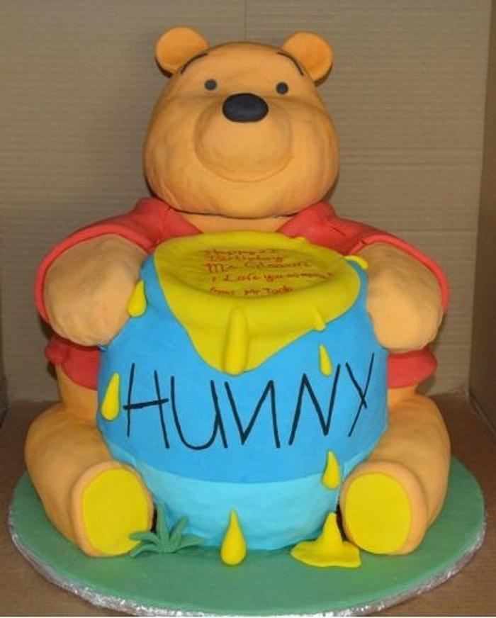 3D Winnie the pooh cake