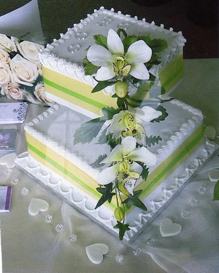 orchard wedding cake