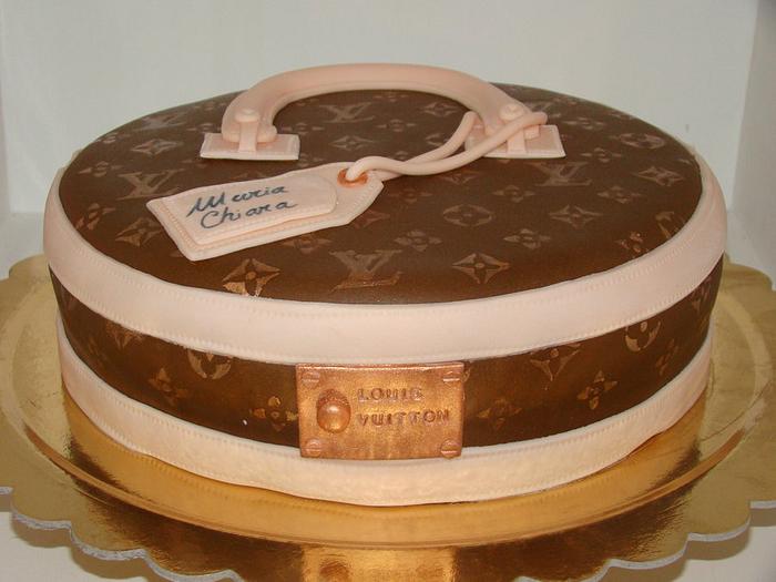 LOUIS VUITTON Cake