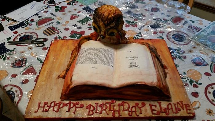 owl reading a book cake