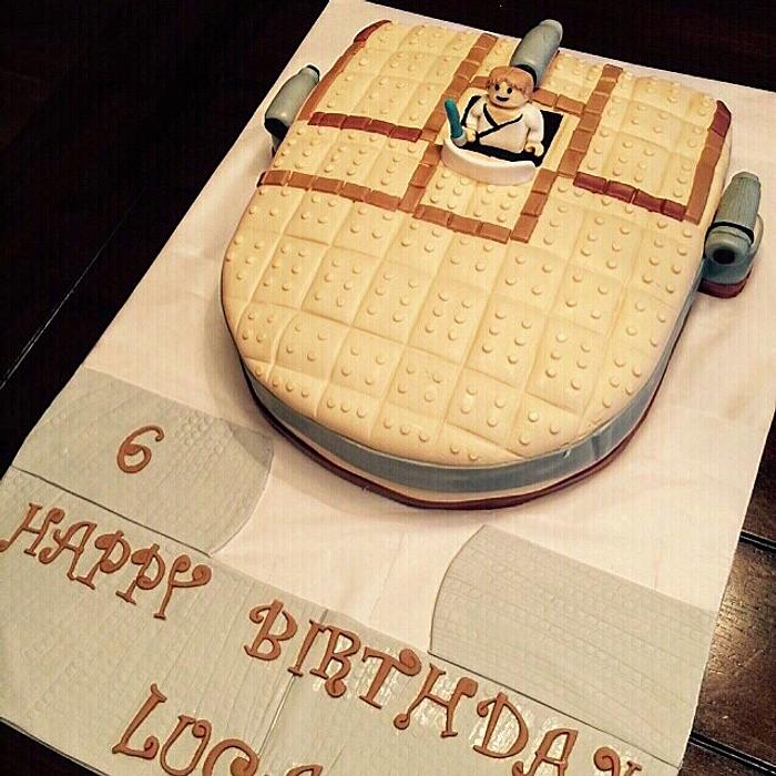 LandSpeeder star wars lego cake