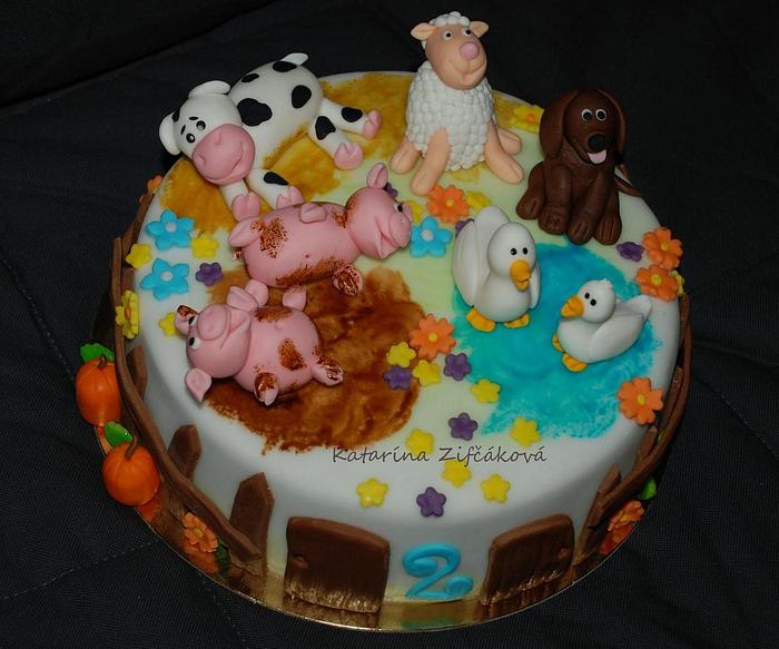 animals on cake
