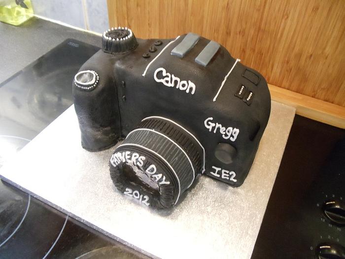 canon camera cake