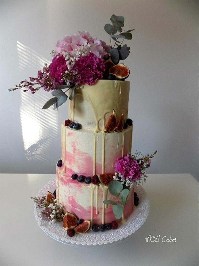Drip wedding cake 