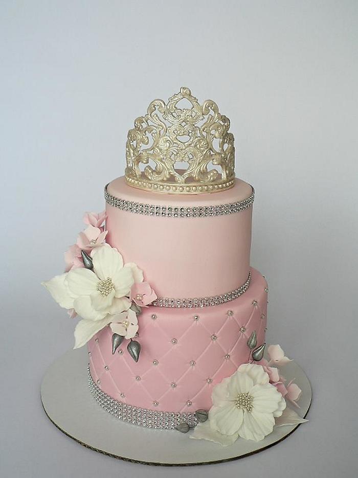 Queen x Crown Feather Cake – Blissful Moon Bakery