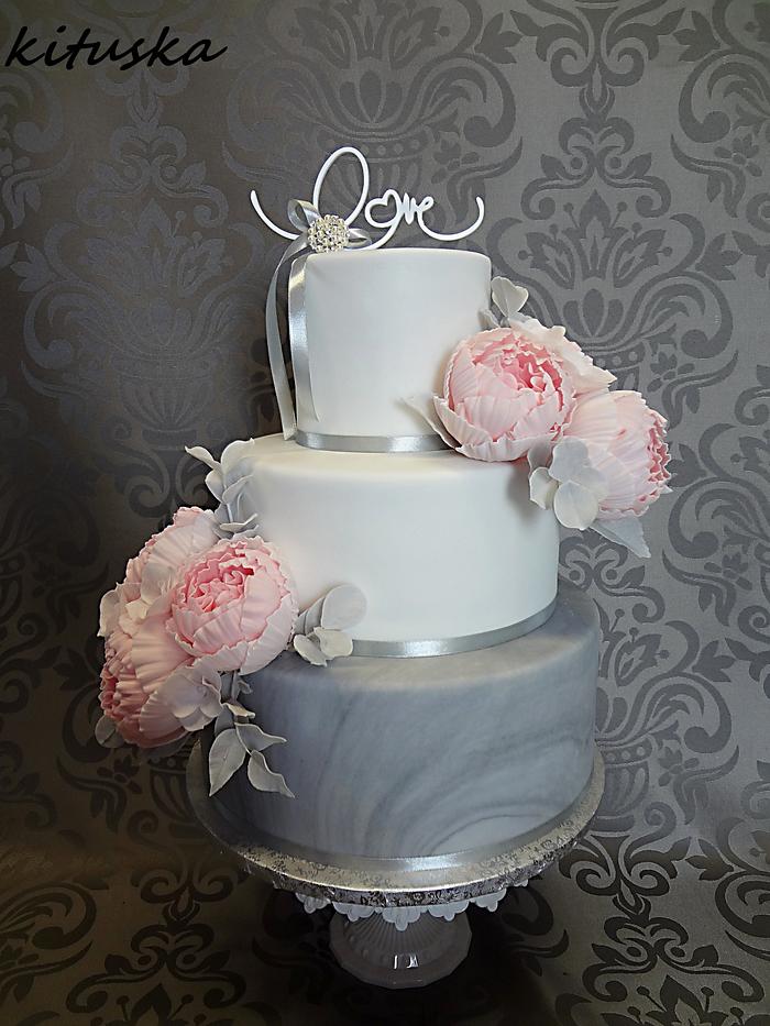 wedding cake with peony
