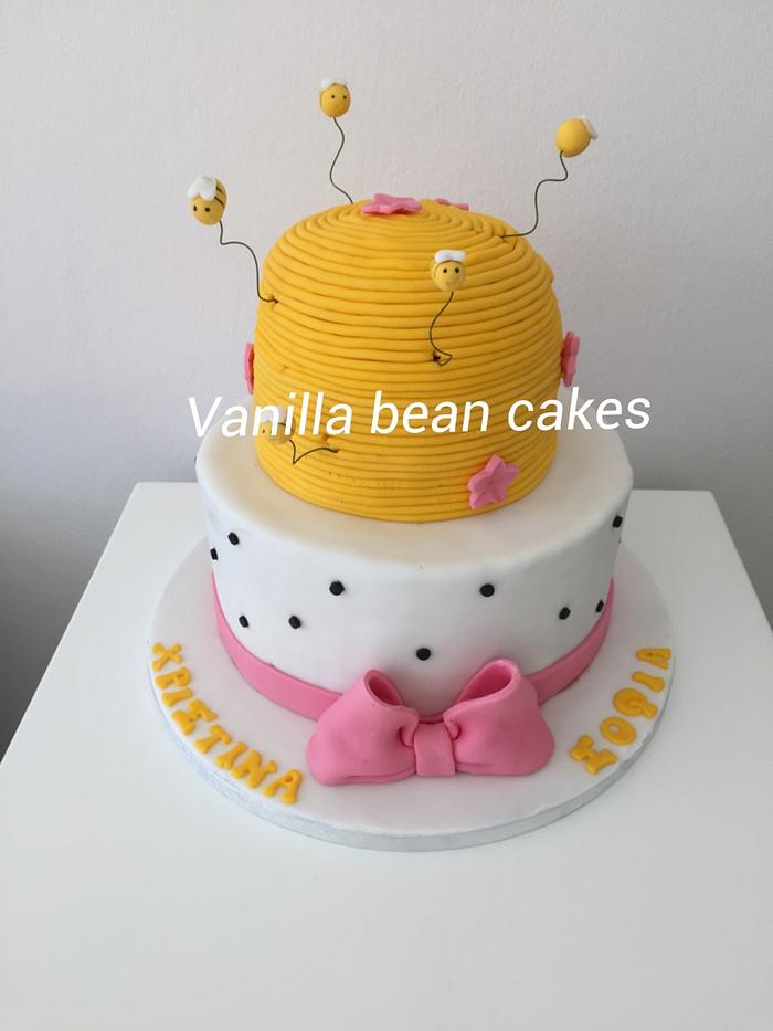 Beehivechristening cake