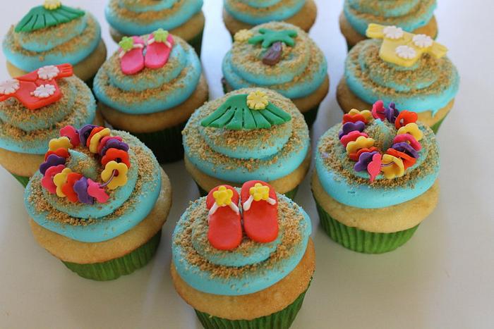 Hawaiian themed cupcakes