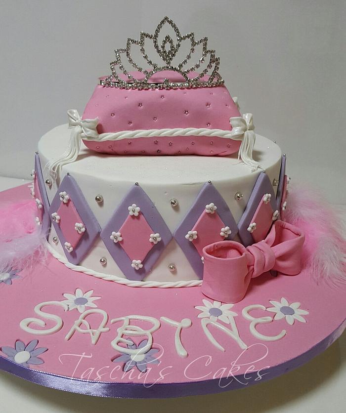 Stow away spongebob princess cake 