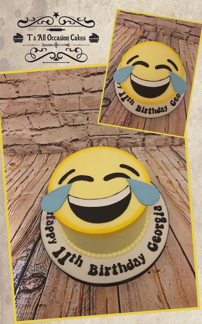 Lol 😂 emoji cake