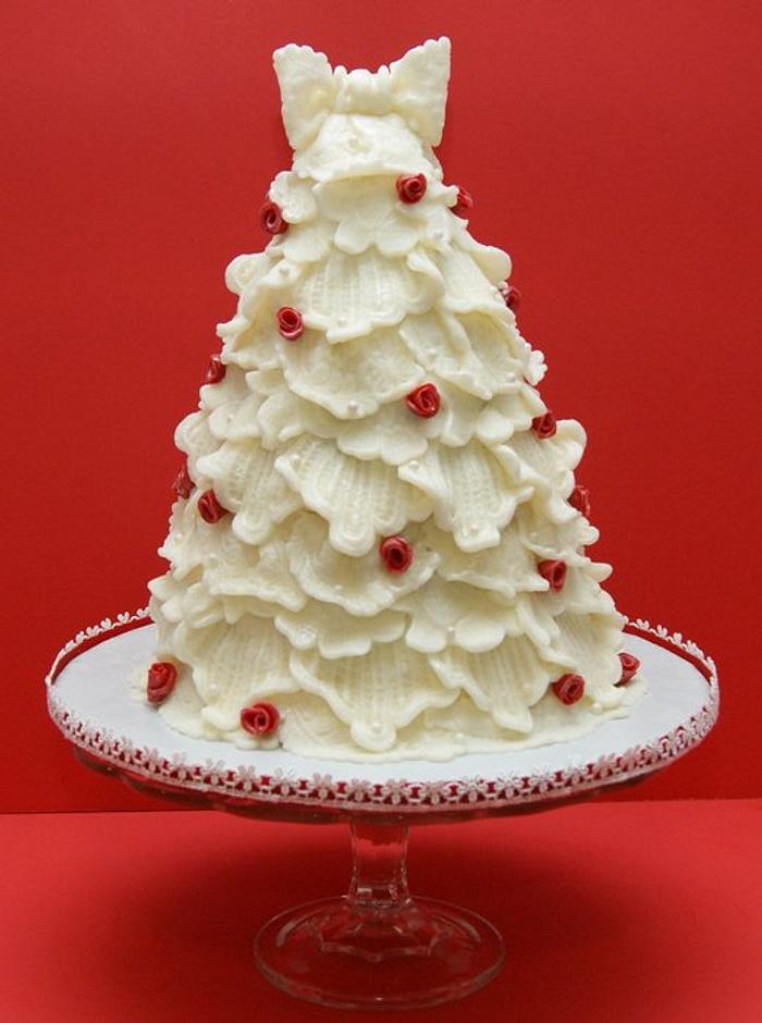 My Rose and Lace Christmas Tree Cake