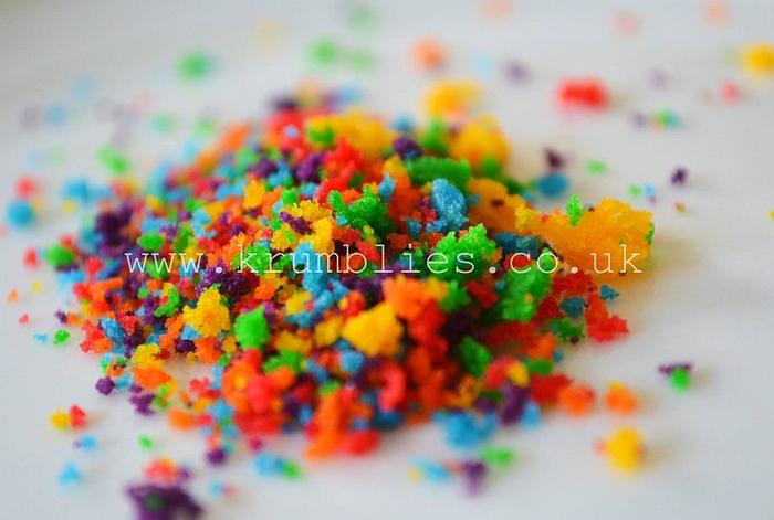 Colourful rainbow cupcake jars & crumbs