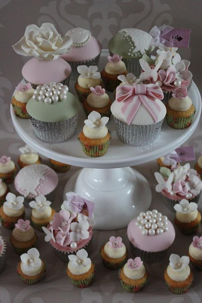 Vintage Wedding Cupcakes.