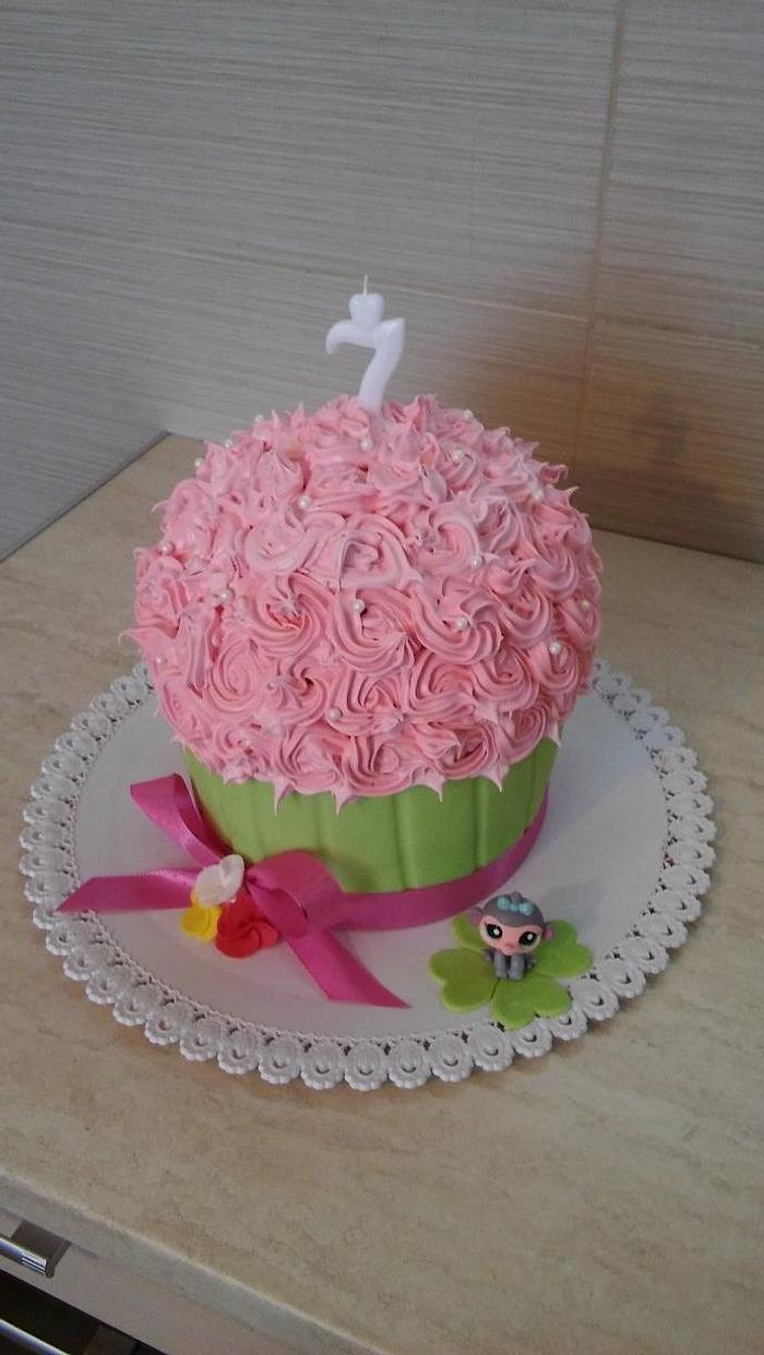 Giant cupcake cake