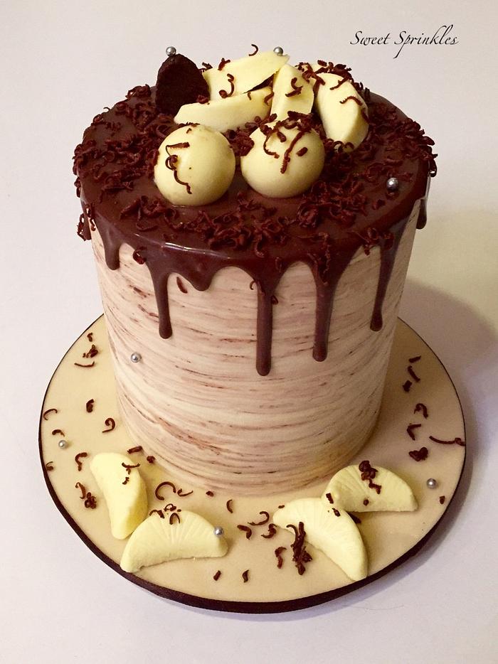 Buttercream drip cake