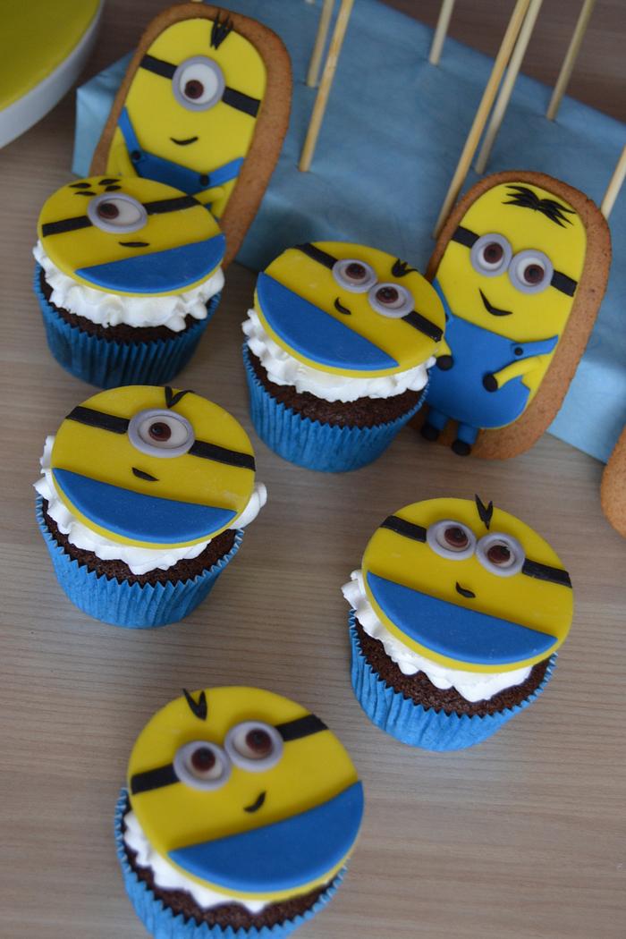 Minions sweet table