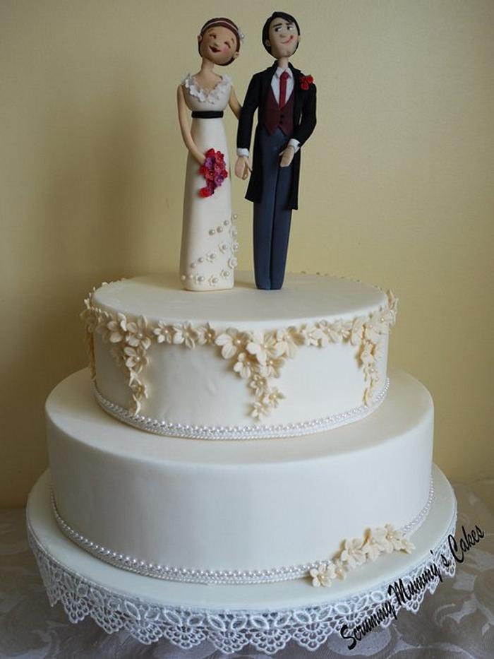 Happy Couple Wedding Cake