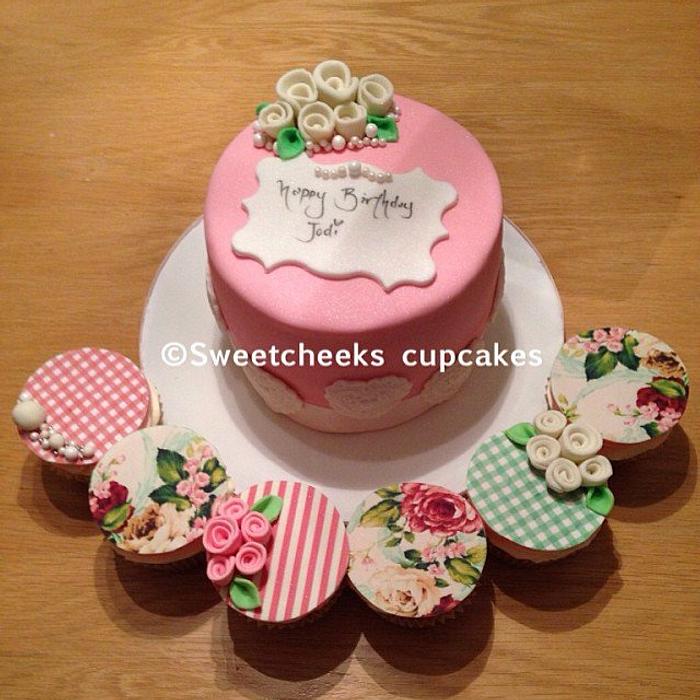 Vintage print cupcakes with matching cake
