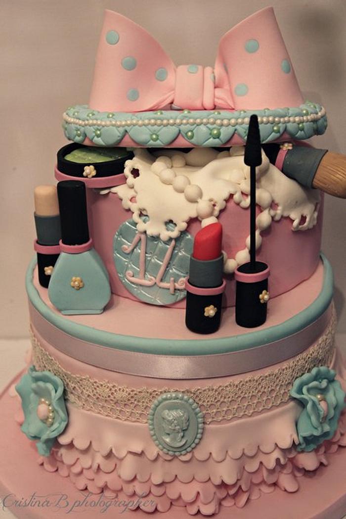  "My first beauty case" birthday cake