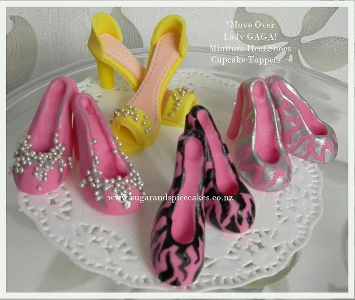 Mini Heel Shoes Cupcake Toppers - fondant
