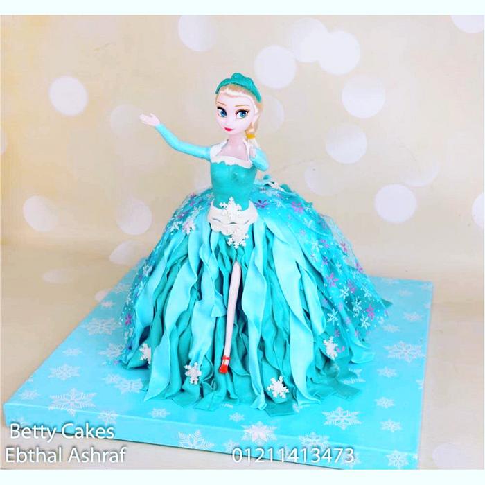 Elsa the snow queen cake 